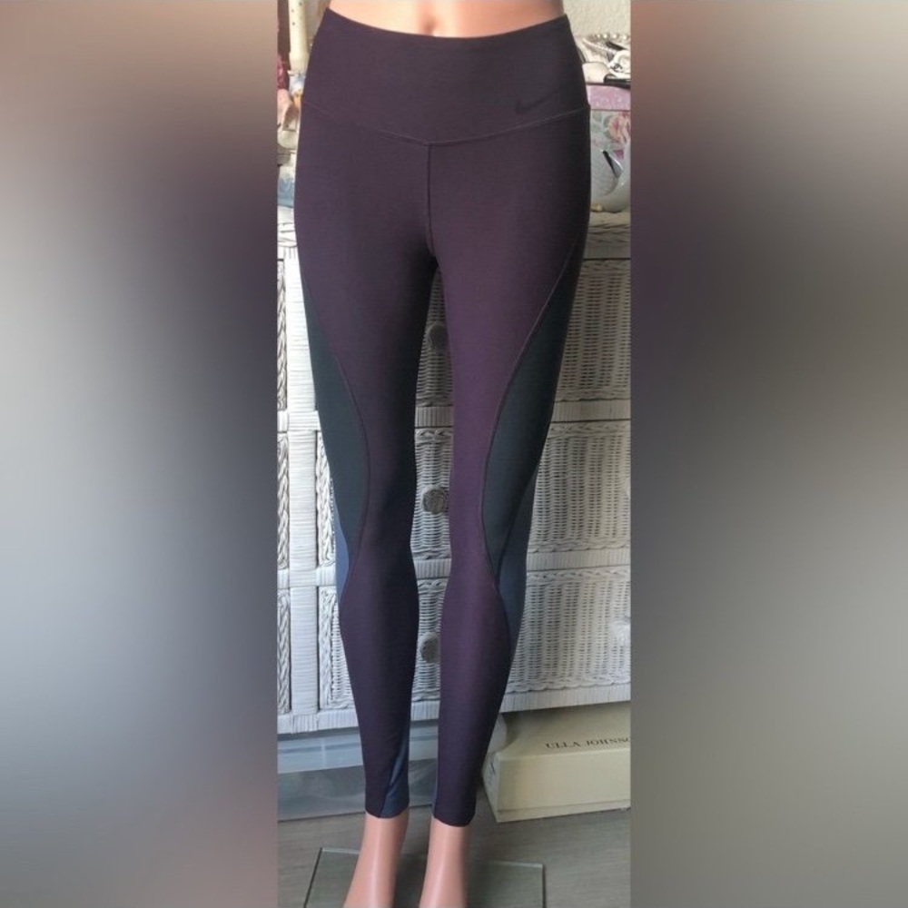 Nike Ten Less Plastic Bottles One Legend Dri-Fit Leggings in Purple size XS